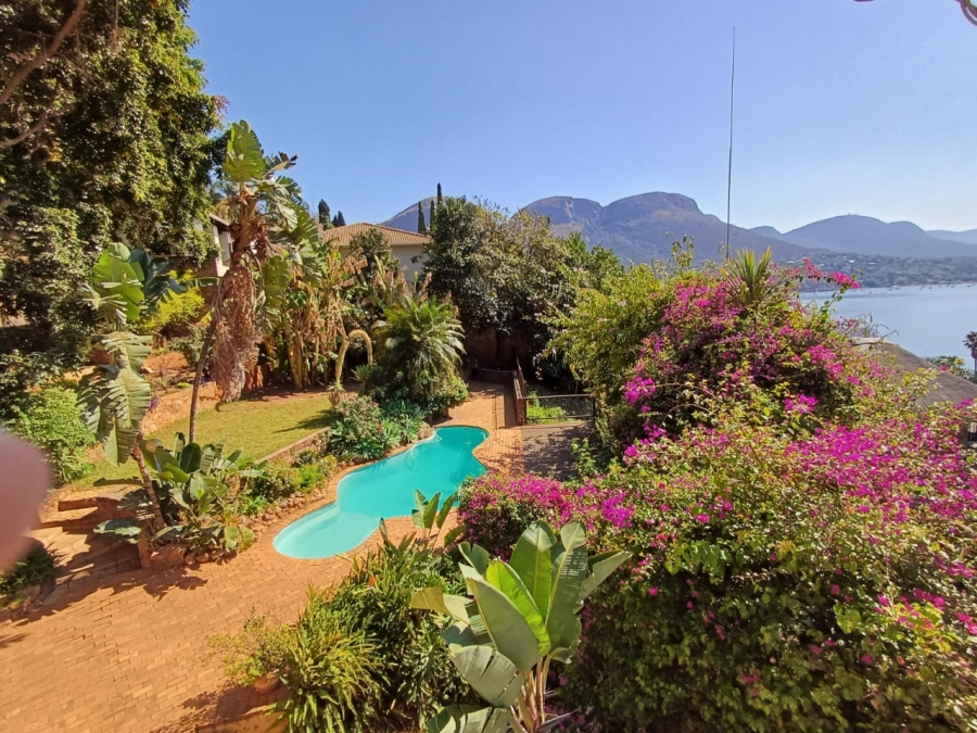 4 Bedroom Property for Sale in Kosmos North West